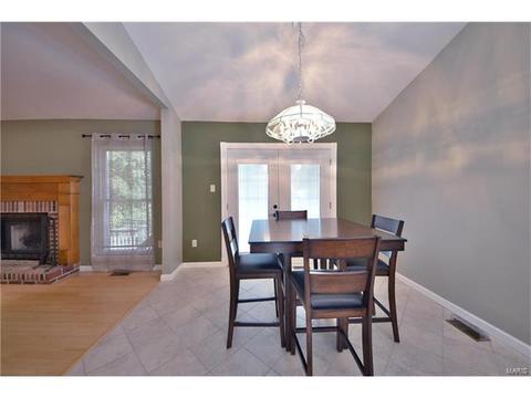 324 Buckhurst Dr, Ballwin, MO 63021 photo 13