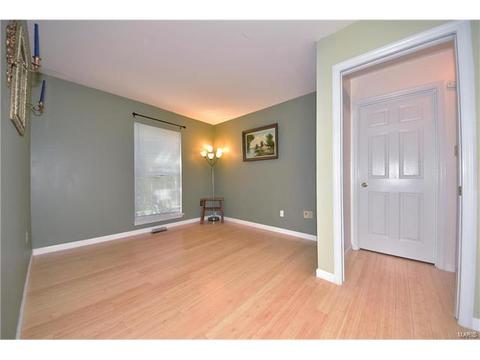 324 Buckhurst Dr, Ballwin, MO 63021 photo 9