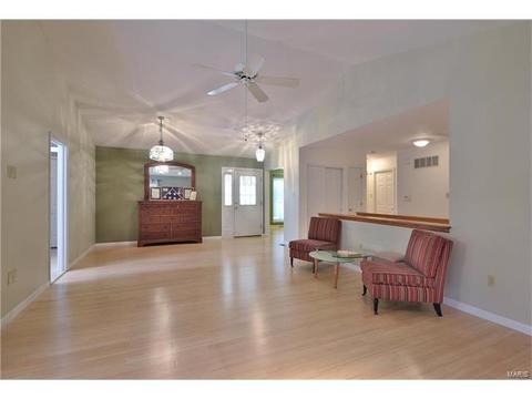 324 Buckhurst Dr, Ballwin, MO 63021 photo 8
