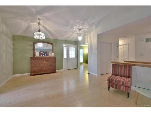 324 Buckhurst Dr, Ballwin, MO 63021 photo 7