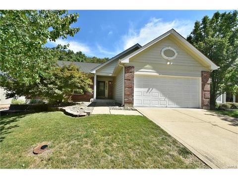 324 Buckhurst Dr, Ballwin, MO 63021 photo 1