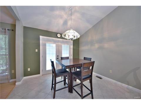 324 Buckhurst Dr, Ballwin, MO 63021 photo 4