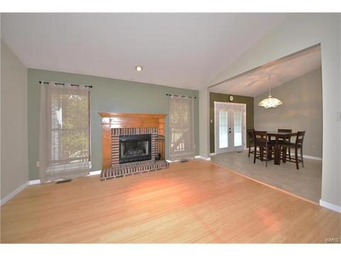 324 Buckhurst Dr, Ballwin, MO 63021 photo 11