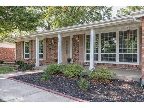 357 Meadowbrook, Ballwin, MO 63011 photo 2