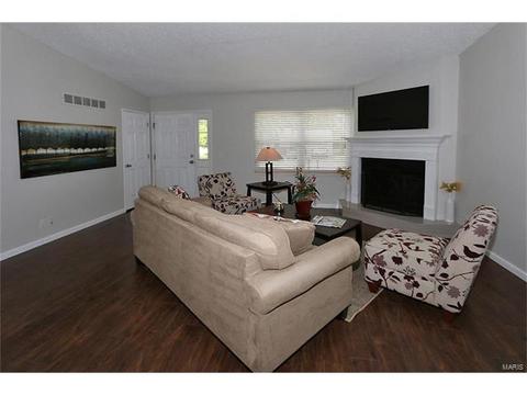 1702 Springhill Dr, O'fallon, MO 63366 photo 3