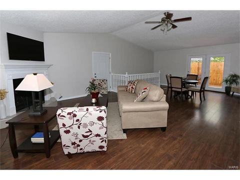 1702 Springhill Dr, O'fallon, MO 63366 photo 2