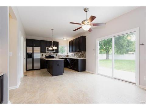 2 Hidden Spring Ct, Saint Charles, MO 63304 photo 8