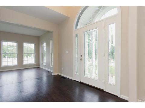 2 Hidden Spring Ct, Saint Charles, MO 63304 photo 2