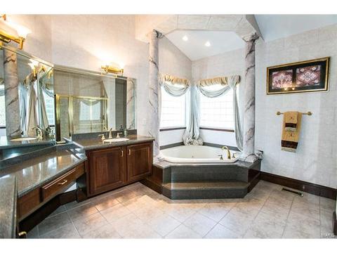 996 Kiefer Trails Dr, Ballwin, MO 63021 photo 26