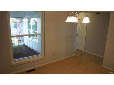 675 Turfwood Dr, Ballwin, MO 63021 photo 8