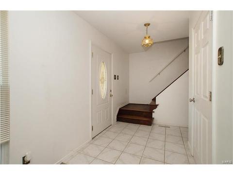 1132 Hobbs Mill Dr, Ballwin, MO 63021 photo 2