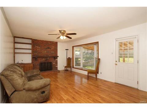 1132 Hobbs Mill Dr, Ballwin, MO 63021 photo 4