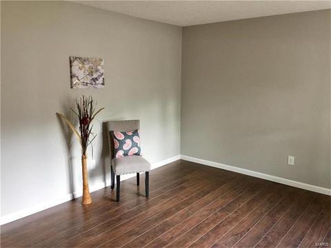 61 White Doe Ct, Eureka, MO 63025 photo 2
