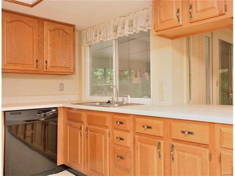 10 Leaside, Ballwin, MO 63011 photo 4