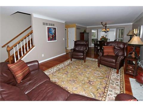 1938 Strawberry Ridge Dr, Ballwin, MO 63021 photo 3