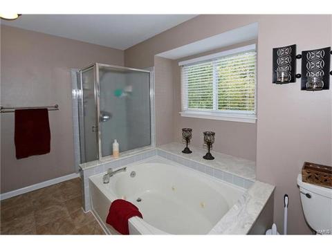 1938 Strawberry Ridge Dr, Ballwin, MO 63021 photo 12