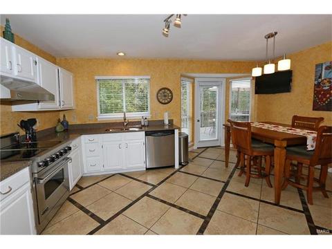 1938 Strawberry Ridge Dr, Ballwin, MO 63021 photo 7