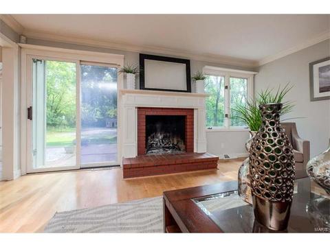 1 Barrett Woods, Ballwin, MO 63021 photo 2