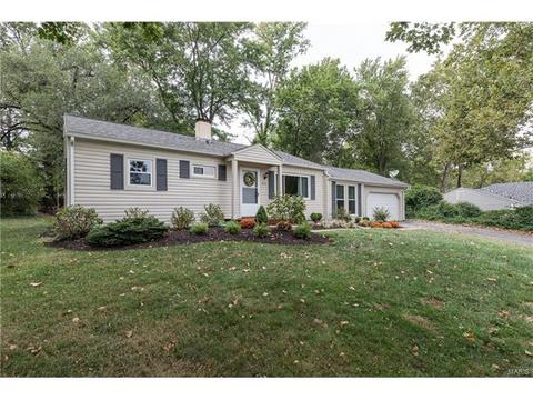 211 Highview, Ballwin, MO 63011 photo 2