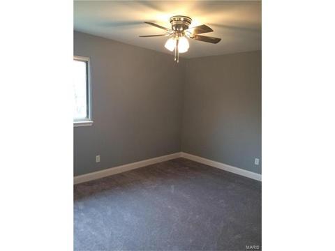 18 Chip Dr, O'fallon, MO 63366 photo 2