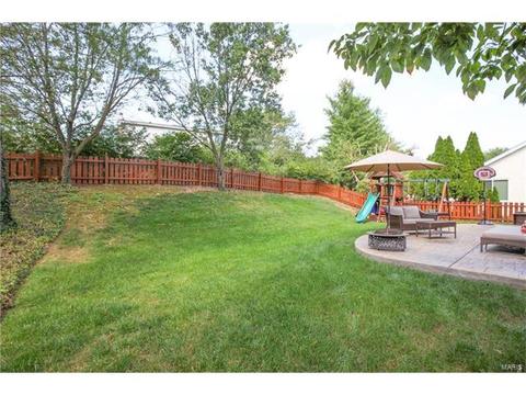 565 Oak Leaf Manor Ct, Ballwin, MO 63021 photo 4