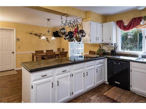 621 Huntley Heights Dr, Ballwin, MO 63021 photo 8