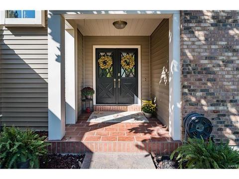 621 Huntley Heights Dr, Ballwin, MO 63021 photo 2