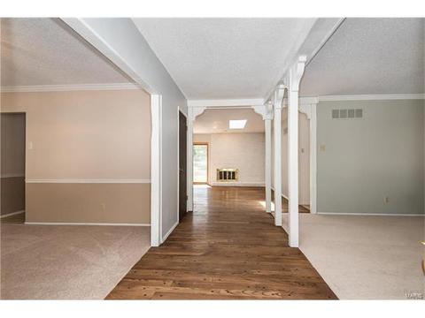 542 Stoddards Mill Dr, Ballwin, MO 63011 photo 5