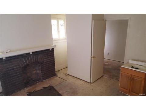 2615 Carson Rd, Saint Louis, MO 63114 photo 2