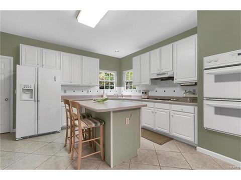411 Pine Hollow Ct, Ballwin, MO 63021 photo 9