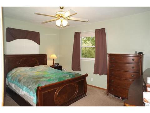242 Howard Dr, Ballwin, MO 63021 photo 9