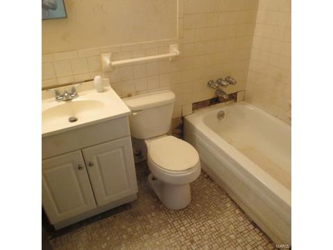 1458 Engelholm Ave, Saint Louis, MO 63133 photo 9