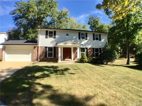 1050 Parkwatch Dr, Ballwin, MO 63011 photo 1