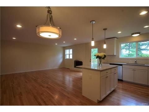 654 Tanglewilde, Ballwin, MO 63011 photo 9