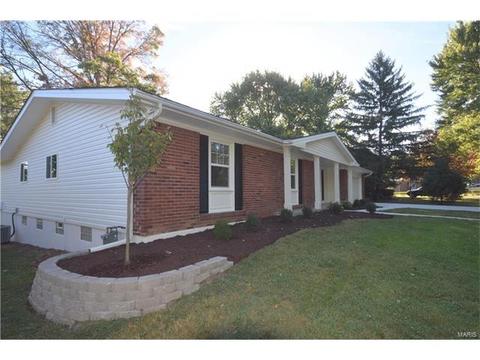 654 Tanglewilde, Ballwin, MO 63011 photo 3