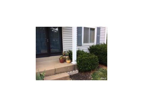 15 Hassam Ct, Ballwin, MO 63021 photo 4