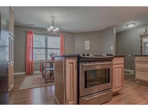 1234 Shirley Ridge Dr, Saint Charles, MO 63304 photo 6