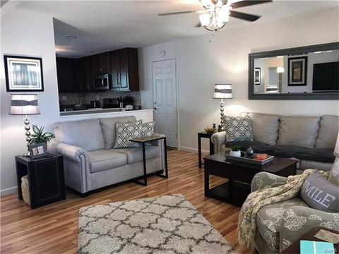 338 Windyoak Dr, Ballwin, MO 63021 photo 2