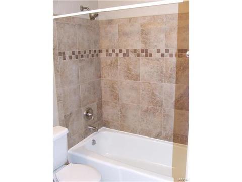 349 Sorrento Dr, Ballwin, MO 63021 photo 17