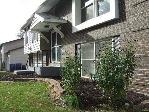 349 Sorrento Dr, Ballwin, MO 63021 photo 3