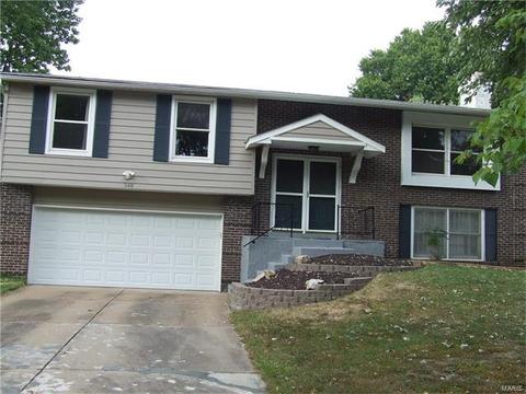 349 Sorrento Dr, Ballwin, MO 63021 photo 2