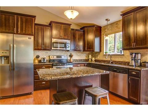 604 Falling Brook Dr, O'fallon, MO 63366 photo 8