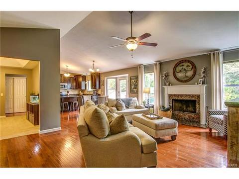 604 Falling Brook Dr, O'fallon, MO 63366 photo 6