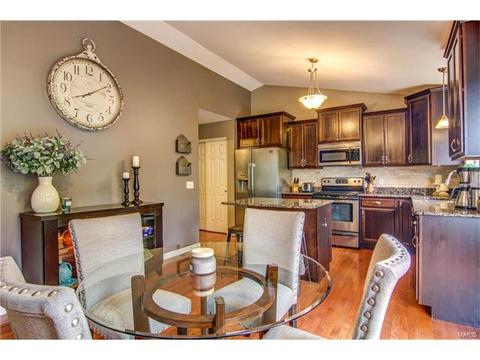 604 Falling Brook Dr, O'fallon, MO 63366 photo 9