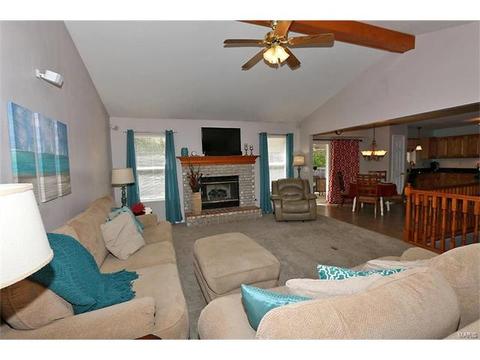152 Keystone Crossing Dr, O'fallon, MO 63368 photo 4