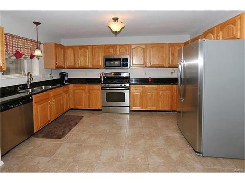 152 Keystone Crossing Dr, O'fallon, MO 63368 photo 9