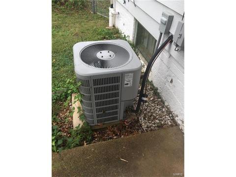 3545 Saint Gregory, Saint Ann, MO 63074 photo 2