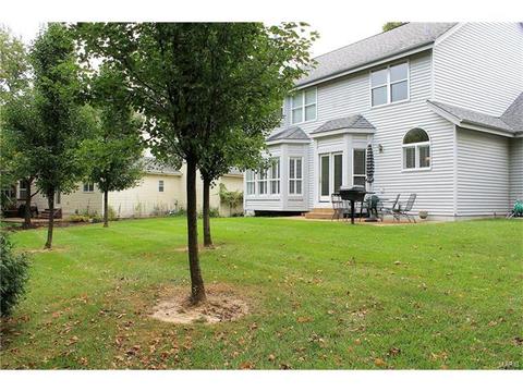 425 April Oaks Ct, Ballwin, MO 63021 photo 2