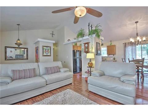 633 Longhorn Dr, O'fallon, MO 63368 photo 3
