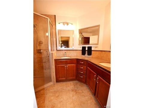 1151 Hollyberry Dr, Ballwin, MO 63021 photo 17